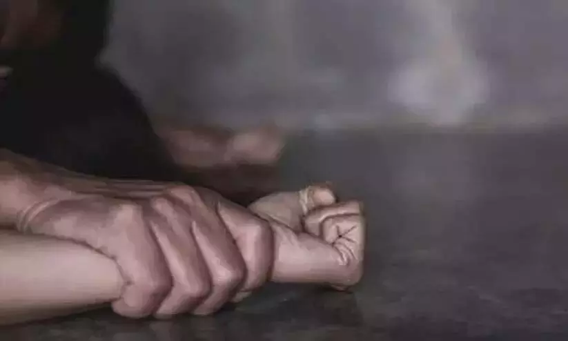 Kerala: 50 वर्षीय व्यक्ति को चिकन खरीदने आए छेड़छाड़ करने के आरोप में गिरफ्तार Kerala: 50 वर्षीय व्यक्ति को चिकन खरीदने आए छेड़छाड़ करने के आरोप में गिरफ्तार