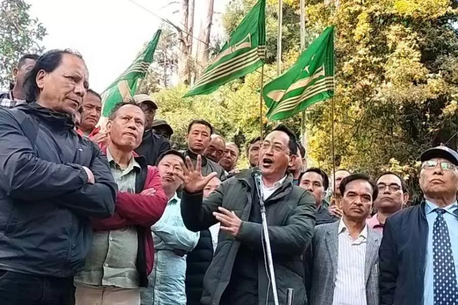 GNLF नेता मान घीसिंग ने पहाड़ी समस्या के समाधान के लिए नरेंद्र मोदी सरकार पर भरोसा जताया GNLF नेता मान घीसिंग ने पहाड़ी समस्या के समाधान के लिए नरेंद्र मोदी सरकार पर भरोसा जताया