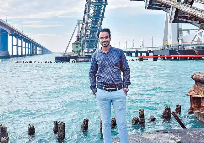 Pamban Bridge: पुल के निर्माण 28 वर्षीय युवा इंजीनियर नादुपुर वेंकट चक्रधर Pamban Bridge: पुल के निर्माण 28 वर्षीय युवा इंजीनियर नादुपुर वेंकट चक्रधर