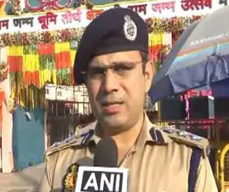 रामनवमी पर UP के मंदिरों में उमड़ी श्रद्धालुओं की भीड़, प्रशासन ने सुनिश्चित किया उत्सव सुचारू रूप से सम्पन्न रामनवमी पर UP के मंदिरों में उमड़ी श्रद्धालुओं की भीड़, प्रशासन ने सुनिश्चित किया उत्सव सुचारू रूप से सम्पन्न