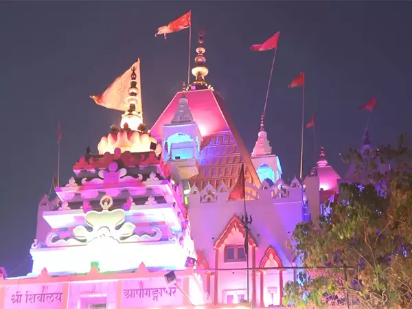 रामनवमी पर चांदनी चौक के गौरी शंकर मंदिर में भक्तों ने पूजा-अर्चना की रामनवमी पर चांदनी चौक के गौरी शंकर मंदिर में भक्तों ने पूजा-अर्चना की