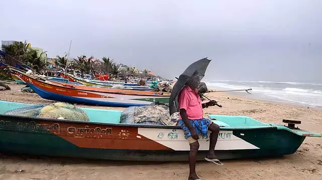 Tamil Nadu: गर्मियों में ठंडी बारिश! कम दबाव का क्षेत्र बन रहा Tamil Nadu: गर्मियों में ठंडी बारिश! कम दबाव का क्षेत्र बन रहा
