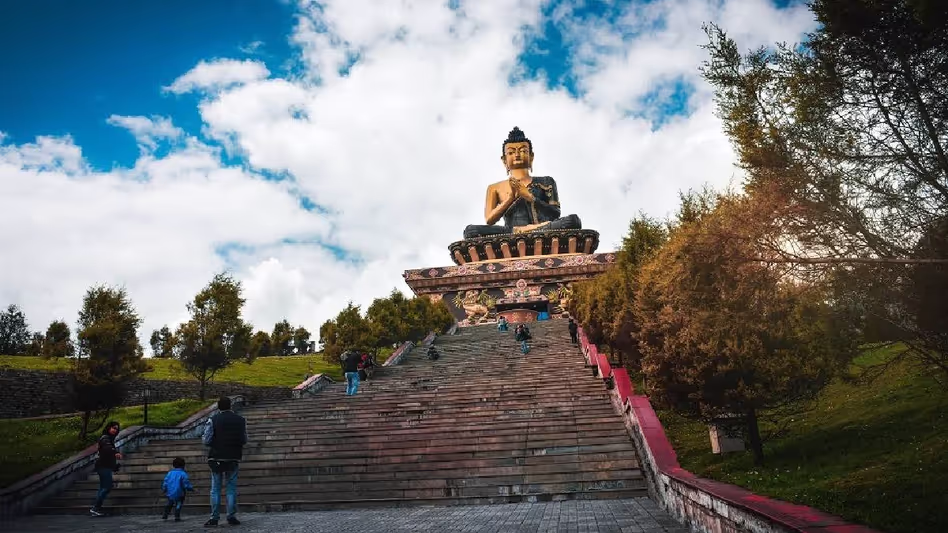 Sikkim में पर्यटन में जोरदार उछाल, 2025 के पहले दो महीनों में 4.5 लाख से अधिक घरेलू पर्यटक आए Sikkim में पर्यटन में जोरदार उछाल, 2025 के पहले दो महीनों में 4.5 लाख से अधिक घरेलू पर्यटक आए