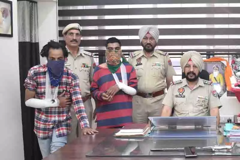 Jalandhar: तीन झपटमार गिरफ्तार, मोबाइल फोन जब्त Jalandhar: तीन झपटमार गिरफ्तार, मोबाइल फोन जब्त