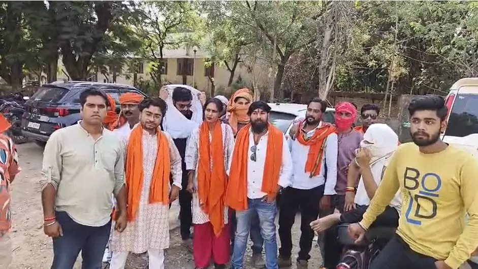 CG BREAKING: धर्मातरण का मामला फिर गर्माया, दो पादरी समेत 6 गिरफ्तार CG BREAKING: धर्मातरण का मामला फिर गर्माया, दो पादरी समेत 6 गिरफ्तार