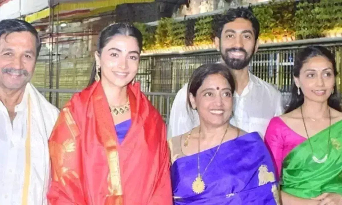 पूजा हेगड़े ने भगवान वेंकटेश्वर की पूजा की