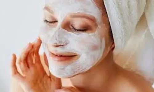 Skin Care: चेहरे की ढीली पड़ती त्वचा में कसाव ला देगा ये नेचुरल फेस मास्क Skin Care: चेहरे की ढीली पड़ती त्वचा में कसाव ला देगा ये नेचुरल फेस मास्क