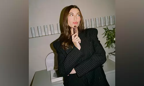 Hailey Bieber ने नई माताओं को बाल कटाने की सलाह दी Hailey Bieber ने नई माताओं को बाल कटाने की सलाह दी