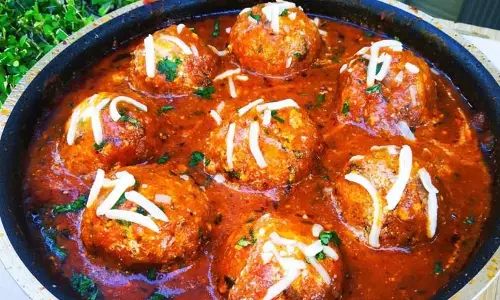 Veg Nargisi Kofta: पार्टियों और समारोहों की शान है ये डिश Veg Nargisi Kofta: पार्टियों और समारोहों की शान है ये डिश