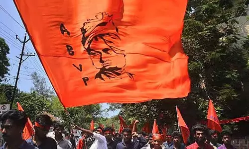 कॉलेज परीक्षा में RSS पर विवादित सवाल: प्रोफेसर पर प्रतिबंध