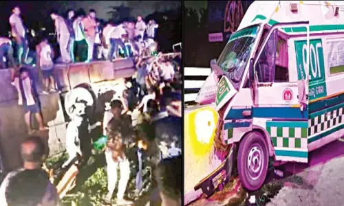 Odisha: बांग्लादेशी पर्यटकों को ले जा रही बस भुवनेश्वर-पुरी राष्ट्रीय राजमार्ग पर दुर्घटनाग्रस्त