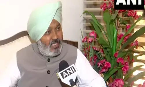 शिअद ने हंगामा मचाया: मजीठिया की सुरक्षा घटाए जाने पर Harpal Singh Cheema शिअद ने हंगामा मचाया: मजीठिया की सुरक्षा घटाए जाने पर Harpal Singh Cheema
