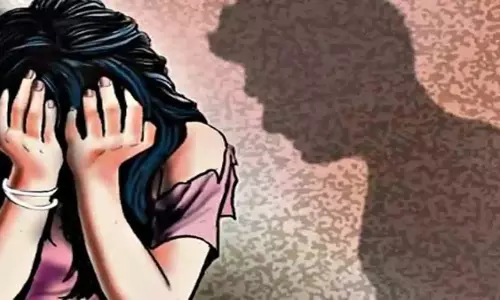 Maharashtra: रेप के बाद गर्भवती हुई नाबालिग कैंसर पीड़िता Maharashtra: रेप के बाद गर्भवती हुई नाबालिग कैंसर पीड़िता