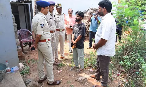 Andhra में 18 वर्षीय लड़की पर चाकू से हमला, तीन हिरासत में