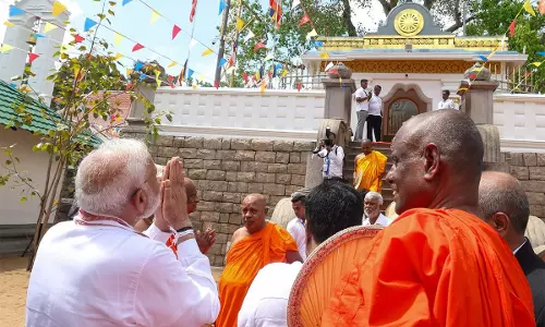 PM Modi ने अनुराधापुरा में प्रतिष्ठित महाबोधि वृक्ष की पूजा की