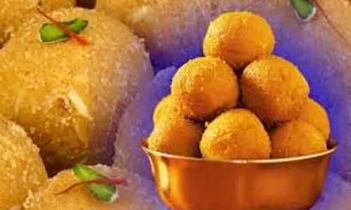 Chana Ladoo Recipe: रामनवमी पर भगवान राम को उनके पसंदीदा चने से बने लड्डू का भोग लगाएं