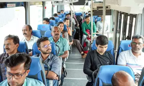 Kerala: मेट्रो फीडर बसों में दो लाख से अधिक लोगों ने किया सफर Kerala: मेट्रो फीडर बसों में दो लाख से अधिक लोगों ने किया सफर