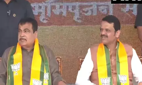 सीएम फडणवीस, केंद्रीय मंत्री Nagpur में भाजपा के स्थापना दिवस समारोह में शामिल हुए