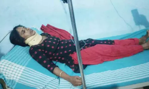 Kerala: राष्ट्रीय राजमार्ग निर्माण सामग्री सिर पर गिरने से यात्री घायल Kerala: राष्ट्रीय राजमार्ग निर्माण सामग्री सिर पर गिरने से यात्री घायल