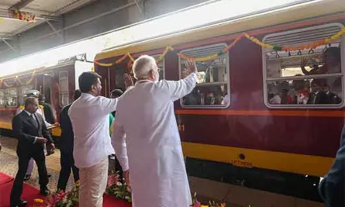 PM Modi ने श्रीलंका में भारत द्वारा सहायता प्राप्त रेल अवसंरचना परियोजनाओं का उद्घाटन किया