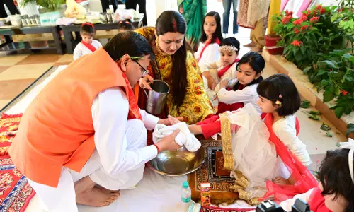 उत्तराखंड के CM धामी ने अपने आवास पर रामनवमी की पूजा की उत्तराखंड के CM धामी ने अपने आवास पर रामनवमी की पूजा की