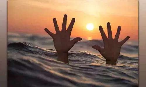 Medak में दो युवकों के डूबने की आशंका