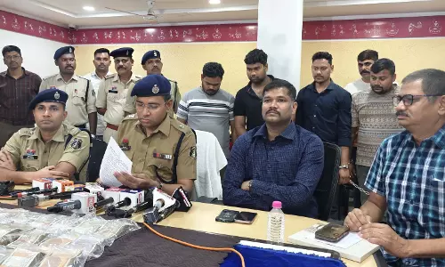 पंडरी के कपड़ा शोरूम से लाखों की चोरी का खुलासा, चार आरोपी गिरफ्तार पंडरी के कपड़ा शोरूम से लाखों की चोरी का खुलासा, चार आरोपी गिरफ्तार