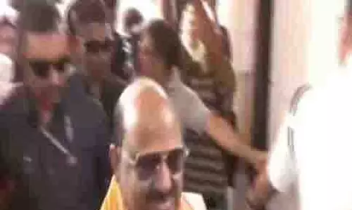 राज्यपाल सीवी आनंद बोस ने रामनवमी के अवसर पर कोलकाता के राम मंदिर में पूजा-अर्चना की