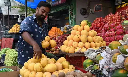 Hyderabad: आम की आवक बढ़ने से कीमतों में गिरावट