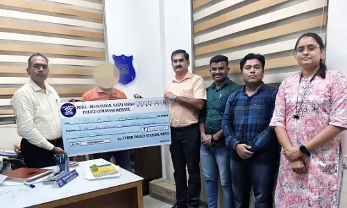 Maharashtra: एमबीवीवी साइबर सेल ने 52 वर्षीय मीरा रोड निवासी से 8.81 लाख रुपये वसूले Maharashtra: एमबीवीवी साइबर सेल ने 52 वर्षीय मीरा रोड निवासी से 8.81 लाख रुपये वसूले