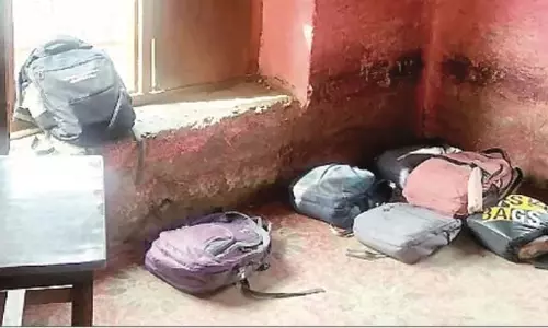 नादिहाल स्कूल के भवन निर्माण में स्थानीय लोग बाधा उत्पन्न कर रहे: CEO Baramulla नादिहाल स्कूल के भवन निर्माण में स्थानीय लोग बाधा उत्पन्न कर रहे: CEO Baramulla