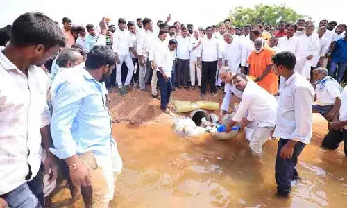 Harish Rao ने कालेश्वरम परियोजना को रोकने के लिए कांग्रेस सरकार की आलोचना की Harish Rao ने कालेश्वरम परियोजना को रोकने के लिए कांग्रेस सरकार की आलोचना की