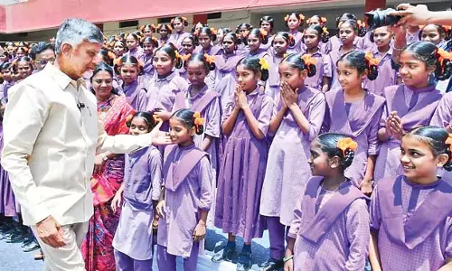 CM Chandrababu: पूछो तुम्हें क्या सुविधाएं चाहिए CM Chandrababu: पूछो तुम्हें क्या सुविधाएं चाहिए