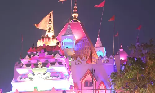रामनवमी पर चांदनी चौक के गौरी शंकर मंदिर में भक्तों ने पूजा-अर्चना की