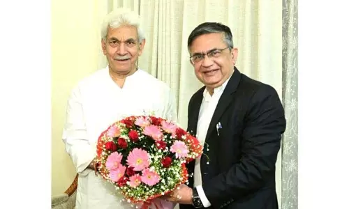 NSE के सीईओ ने एलजी से मुलाकात की