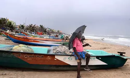 Tamil Nadu: गर्मियों में ठंडी बारिश! कम दबाव का क्षेत्र बन रहा Tamil Nadu: गर्मियों में ठंडी बारिश! कम दबाव का क्षेत्र बन रहा