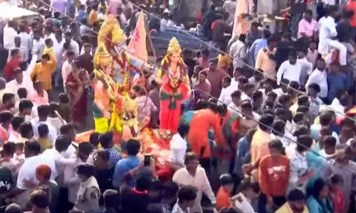 श्री राम नवमी के अवसर पर Hyderabad में श्री राम की भव्य शोभायात्रा निकाली