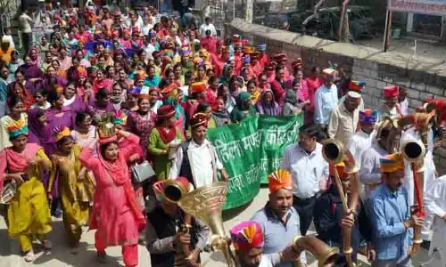 Kotli में भव्य शोभायात्रा के साथ तुंगल उत्सव का शुभारंभ Kotli में भव्य शोभायात्रा के साथ तुंगल उत्सव का शुभारंभ