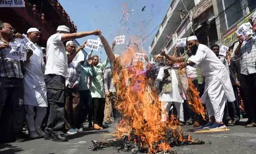 वक्फ अधिनियम में संशोधन पर Shahi Imam ने कहा, शांति बनाए रखें