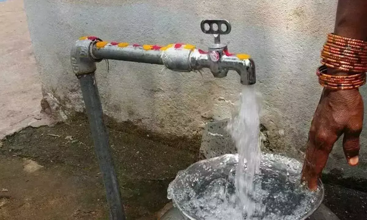 अनिरुद्ध ने भगीरथ अधिकारियों को सख्त कार्रवाई की चेतावनी दी