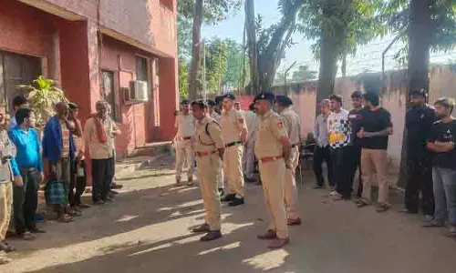 पुलिस ने सेक्टर 25, Maloya में अपराधियों पर कार्रवाई जारी रखी पुलिस ने सेक्टर 25, Maloya में अपराधियों पर कार्रवाई जारी रखी