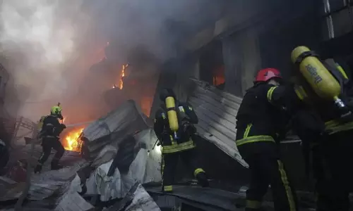 120 मिसाइलें, 90 ड्रोन्स..., रूस के हमले से यूक्रेन में मची तबाही 120 मिसाइलें, 90 ड्रोन्स..., रूस के हमले से यूक्रेन में मची तबाही
