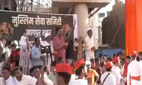 Nagpur में मुसलमानों ने की रामनवमी शोभा यात्रा पर पुष्पवर्षा Nagpur में मुसलमानों ने की रामनवमी शोभा यात्रा पर पुष्पवर्षा