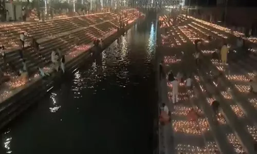 रामनवमी पर 2.5 लाख से अधिक दीप जलाकर Ayodhya में दिव्य प्रकाश और भक्ति का माहौल रामनवमी पर 2.5 लाख से अधिक दीप जलाकर Ayodhya में दिव्य प्रकाश और भक्ति का माहौल