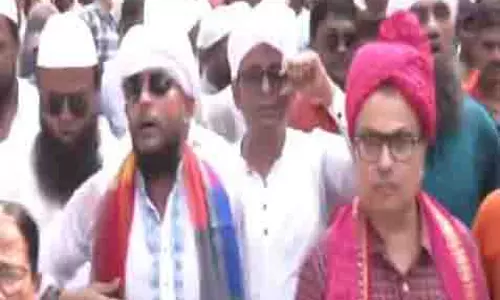 TMC के कुणाल घोष ने कोलकाता में रामनवमी जुलूस में लिया हिस्सा TMC के कुणाल घोष ने कोलकाता में रामनवमी जुलूस में लिया हिस्सा