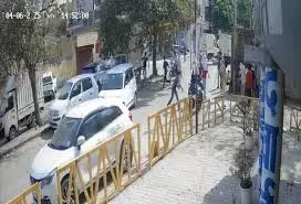 Haryana: केमिस्ट की दुकान पर भीड़ ने अचानक किया हमला Haryana: केमिस्ट की दुकान पर भीड़ ने अचानक किया हमला