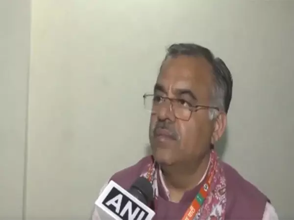 मोदी सरकार जम्मू-कश्मीर के विकास के लिए काम कर रही है: BJP नेता तरुण चुग मोदी सरकार जम्मू-कश्मीर के विकास के लिए काम कर रही है: BJP नेता तरुण चुग