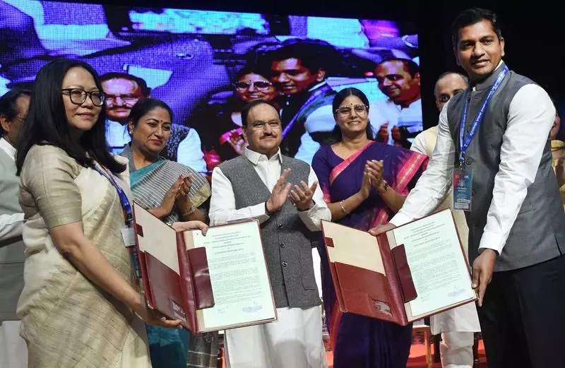 आयुष्मान योजना लागू करने के लिए सरकार ने केंद्र के साथ समझौता किया आयुष्मान योजना लागू करने के लिए सरकार ने केंद्र के साथ समझौता किया