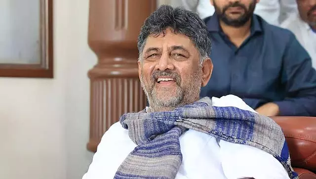 मेट्रो पिलर, हेरिटेज इमारतों की लाइटिंग: DK Shivakumar मेट्रो पिलर, हेरिटेज इमारतों की लाइटिंग: DK Shivakumar