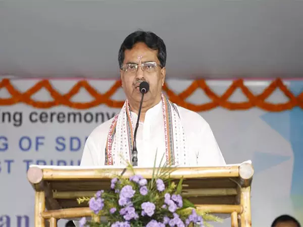 त्रिपुरा आदिवासी, गैर-आदिवासी लोगों की एकता के माध्यम से प्रगति करेगा: CM Saha त्रिपुरा आदिवासी, गैर-आदिवासी लोगों की एकता के माध्यम से प्रगति करेगा: CM Saha